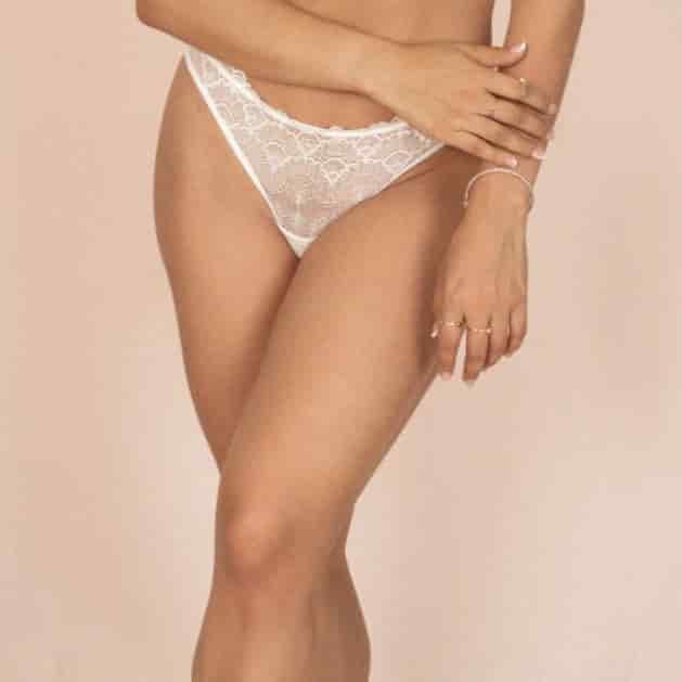 Tanga brasilera en encaje con argolla sexy - miniatura 9
