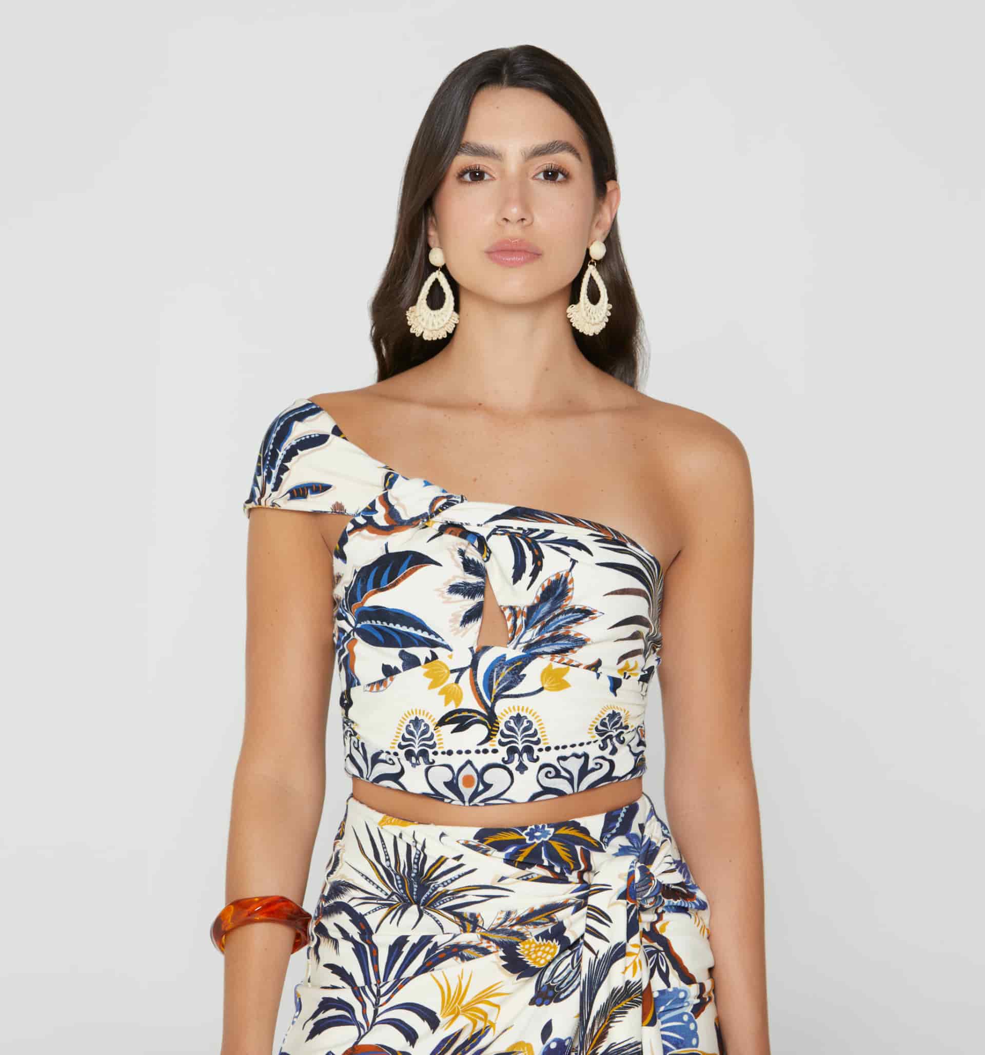Blusa crop un solo hombro - miniatura 1