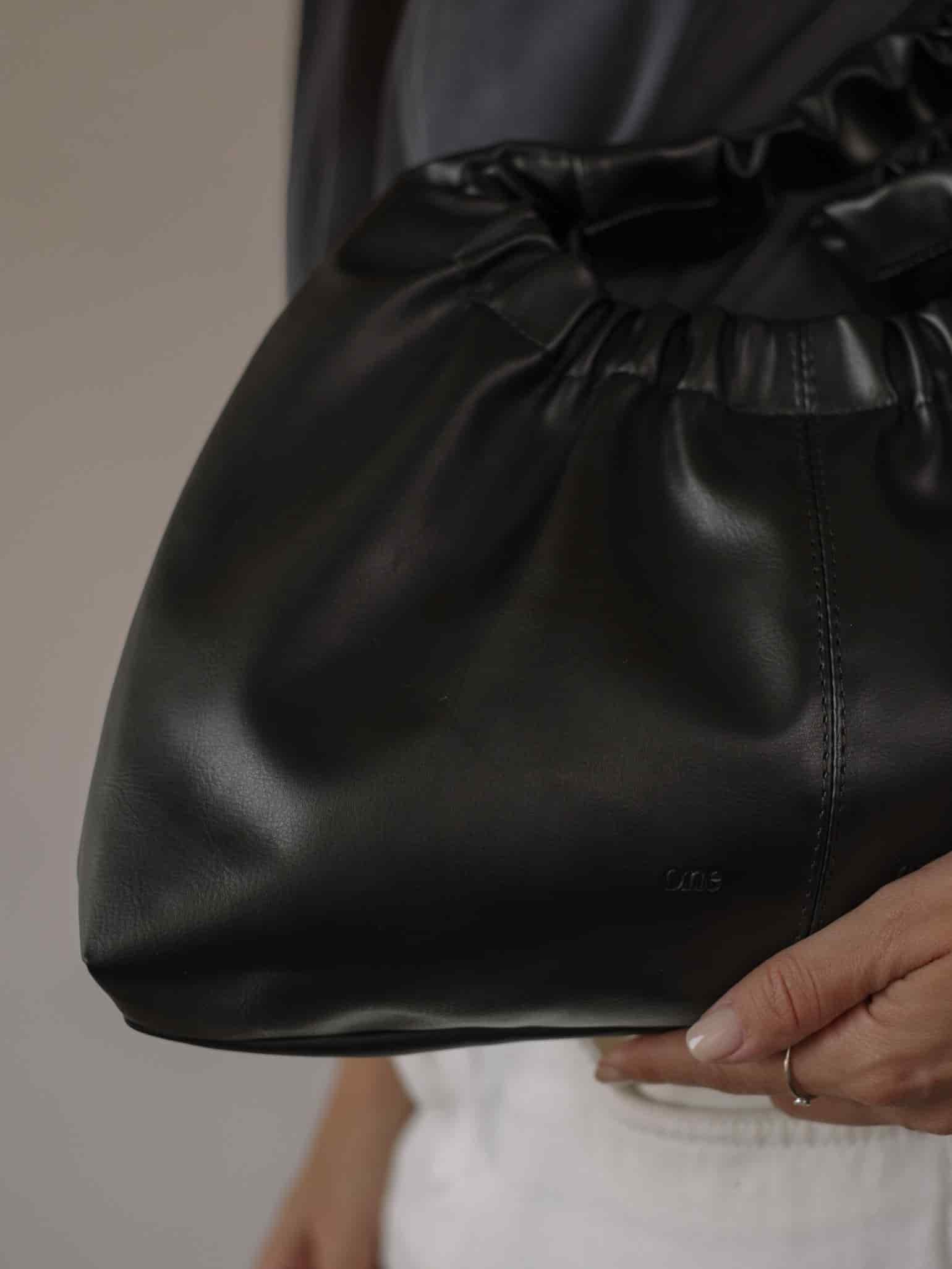 THE DAILY POUCH BAG  - BLACK - miniatura 10