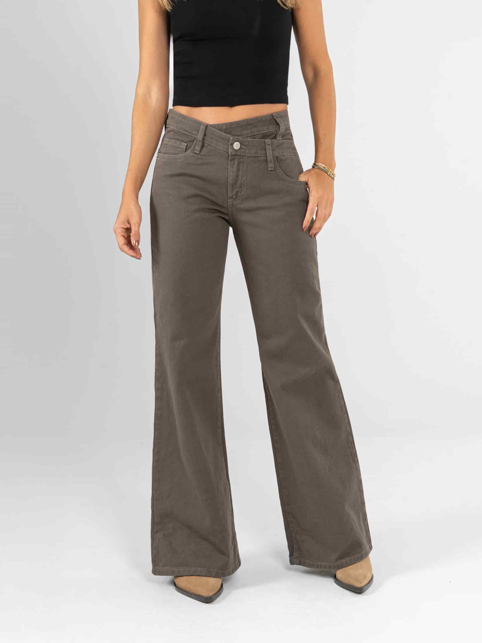 Ref: 0620261 Pantalón mom flare, rígido, detalle en pretina, tiro alto, tono verde - miniatura 1