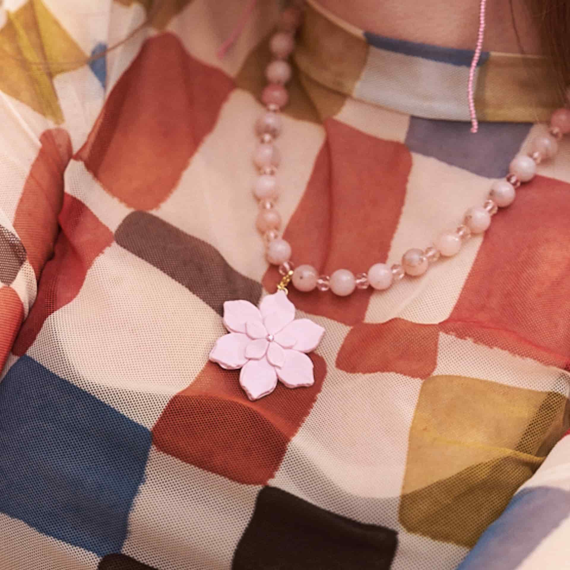 Collar Flor de Ocobo Palo Rosa - miniatura 2