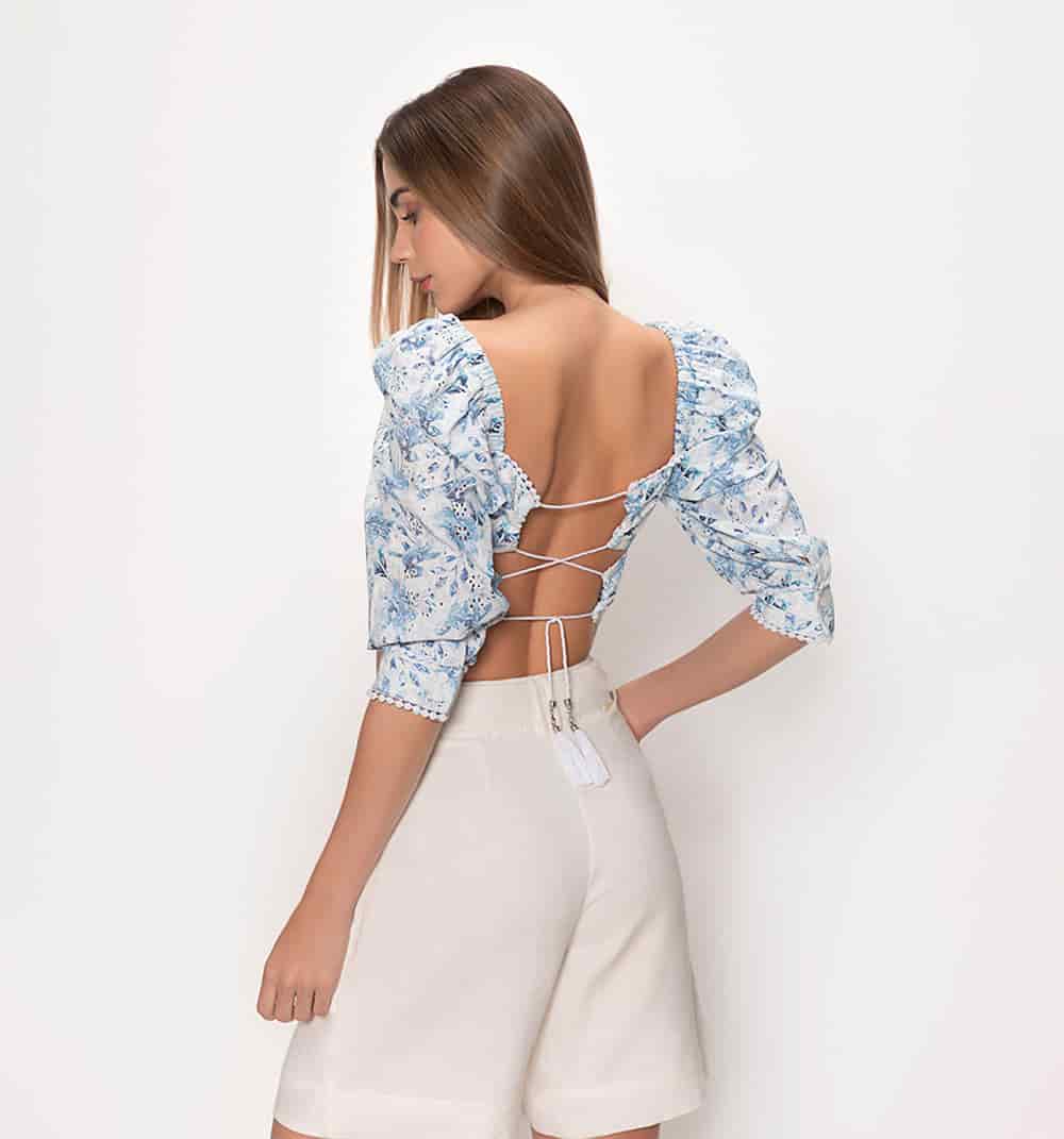 Crop top manga 3/4 con amarre en espalda - miniatura 4