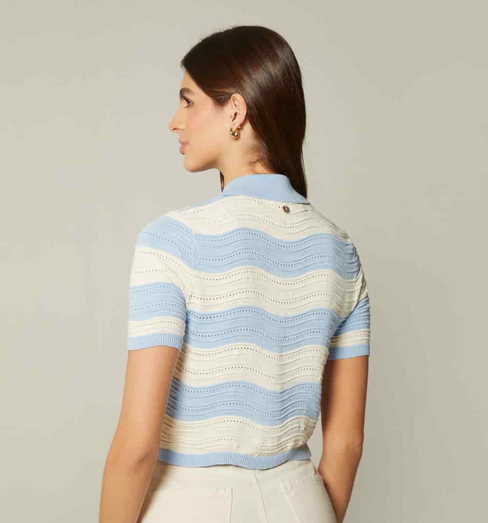 Blusa boxi tipo polo - miniatura 4