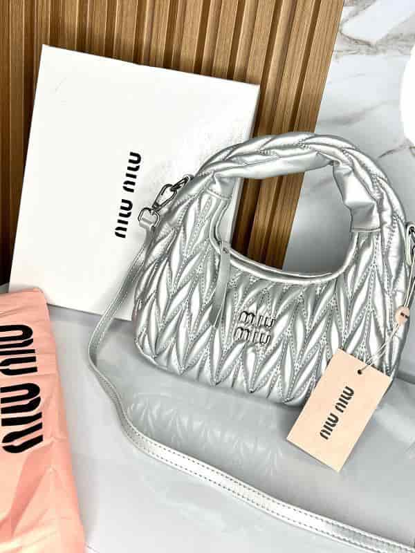 BOLSO MIU MIU PLATEADO - miniatura 1