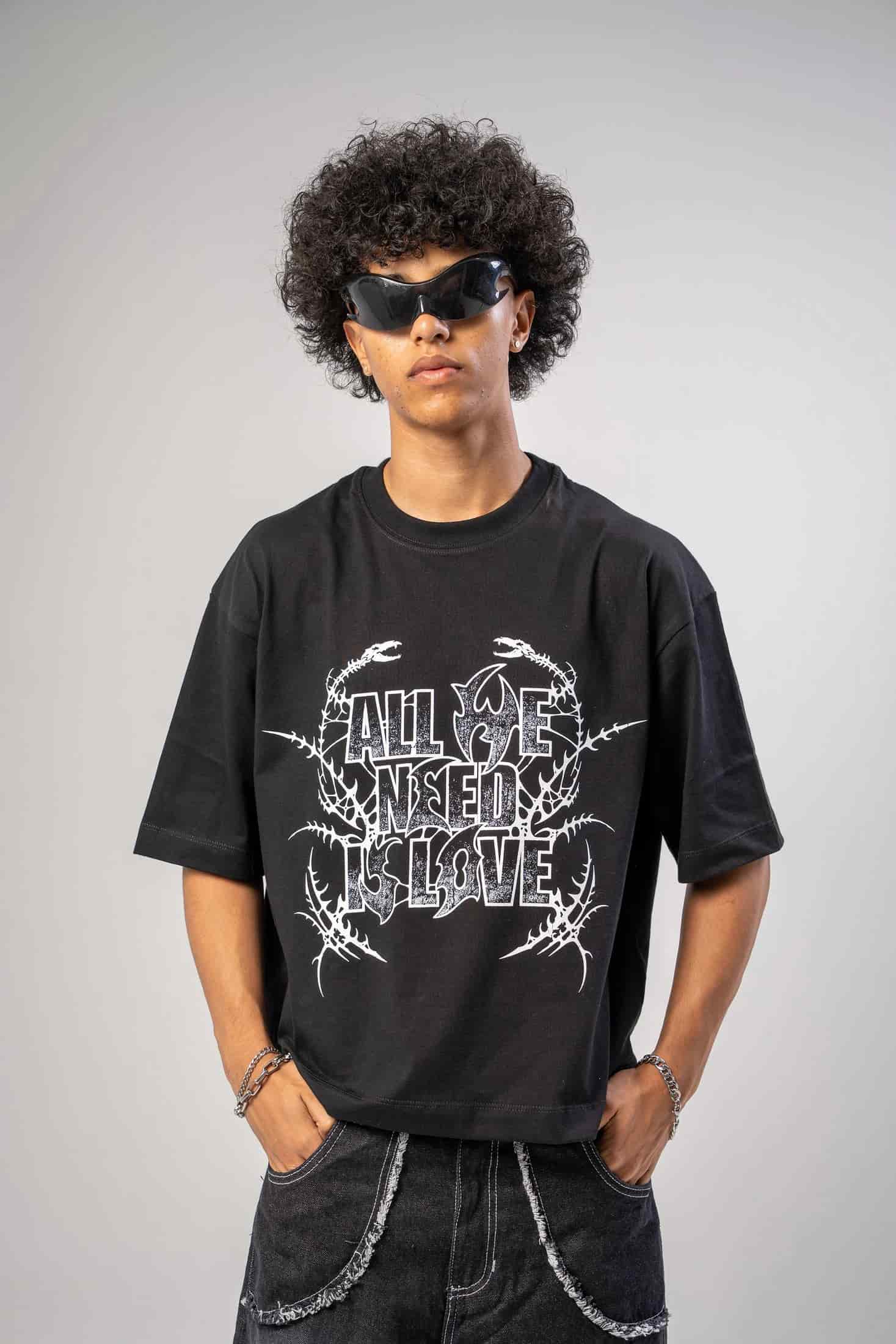 Camiseta All We Need Is Love - miniatura 5