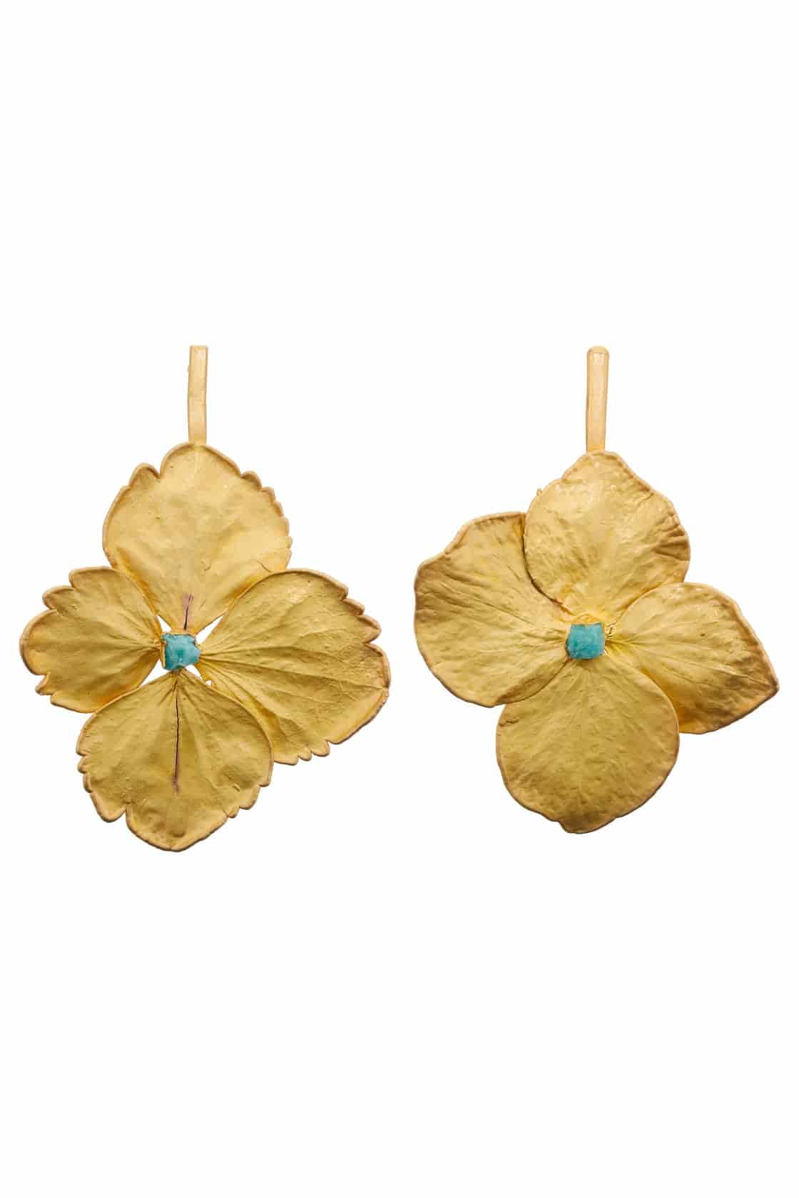 LONG HYDRANGEA AND ROUGH EMERALD EARRINGS - miniatura 1