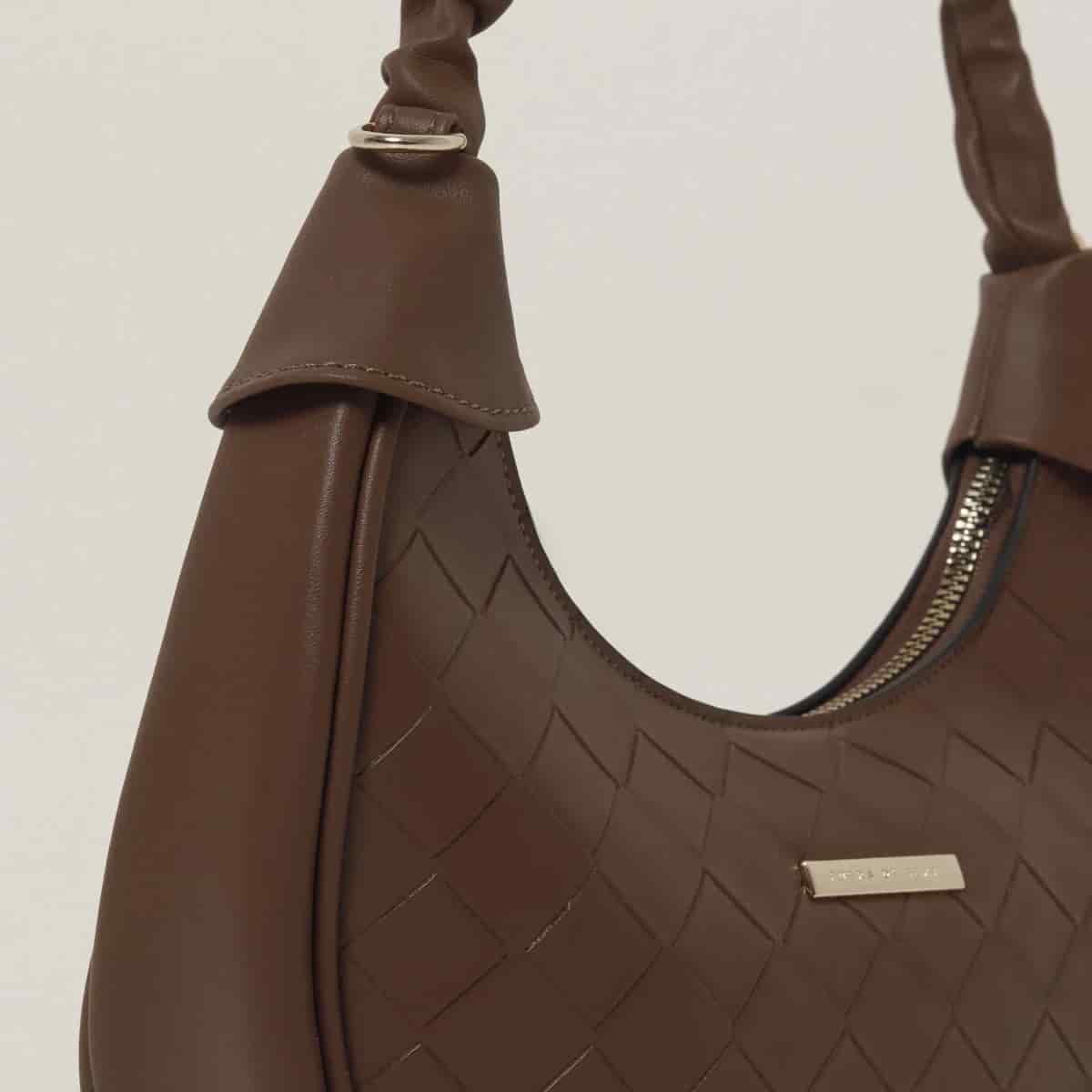 Bolso de hombro con textura - miniatura 5