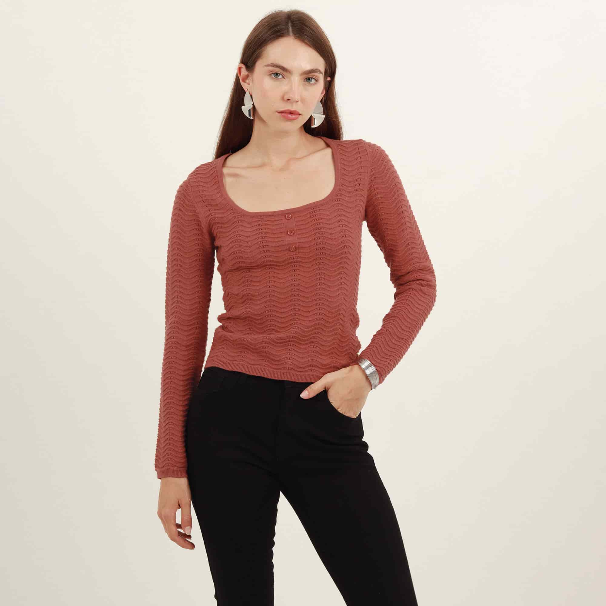 Sweater con textura cuello en u manga larga con botón - miniatura 2