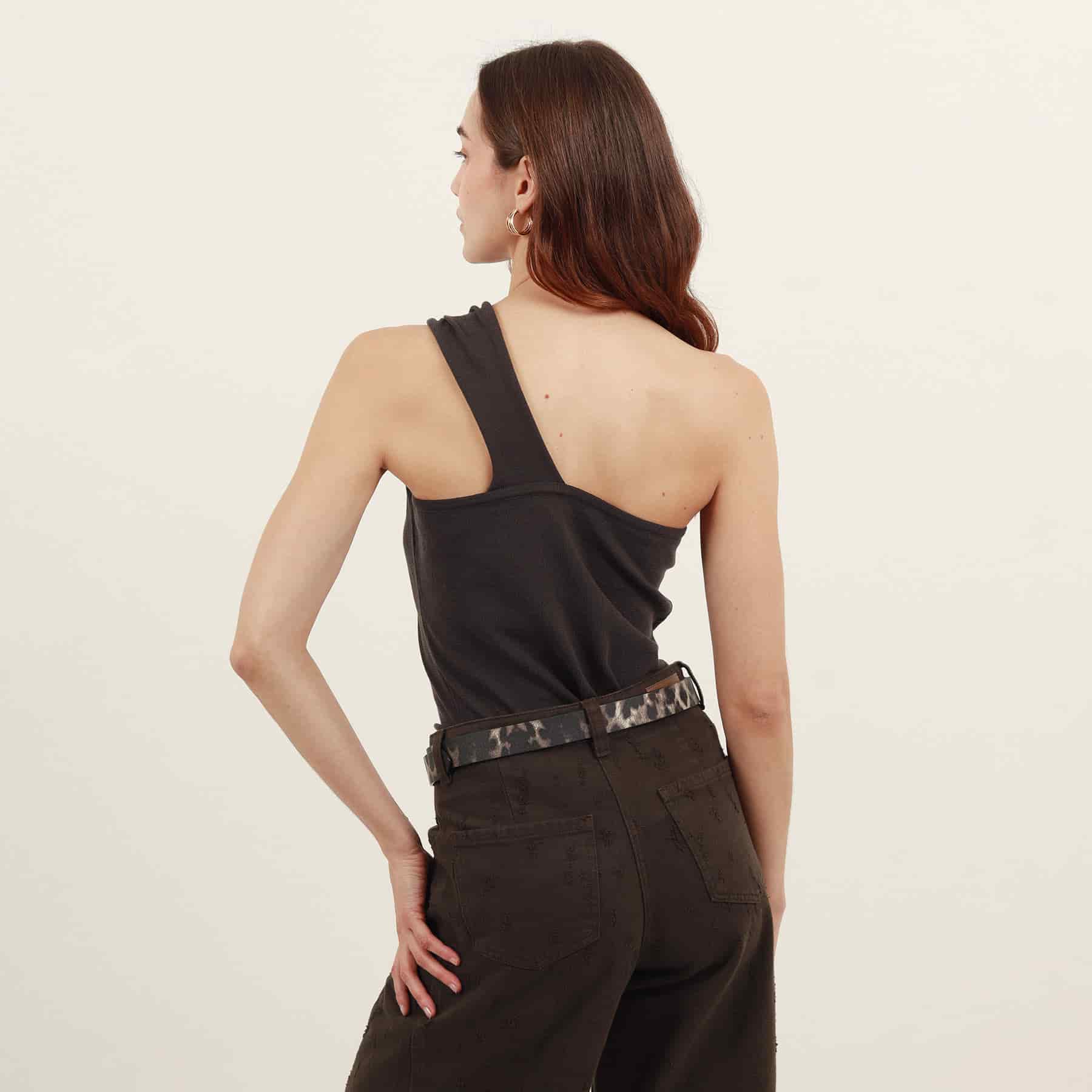 Blusa top tejido cuello asimétrico con hombro descubierto - miniatura 4