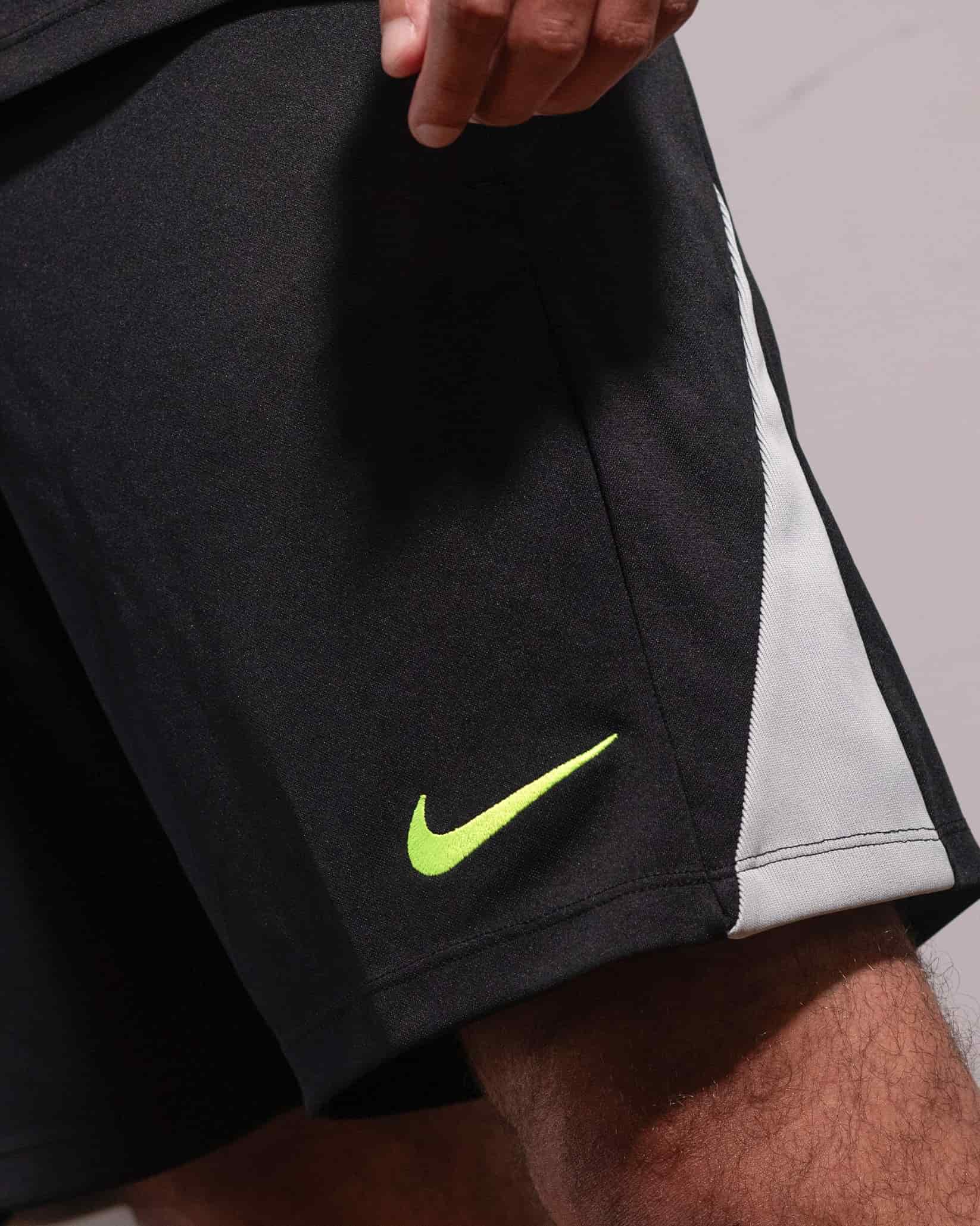 PANTALONETA PRESENTACION NEGRA NIKE 2026 HOMBRE - miniatura 2
