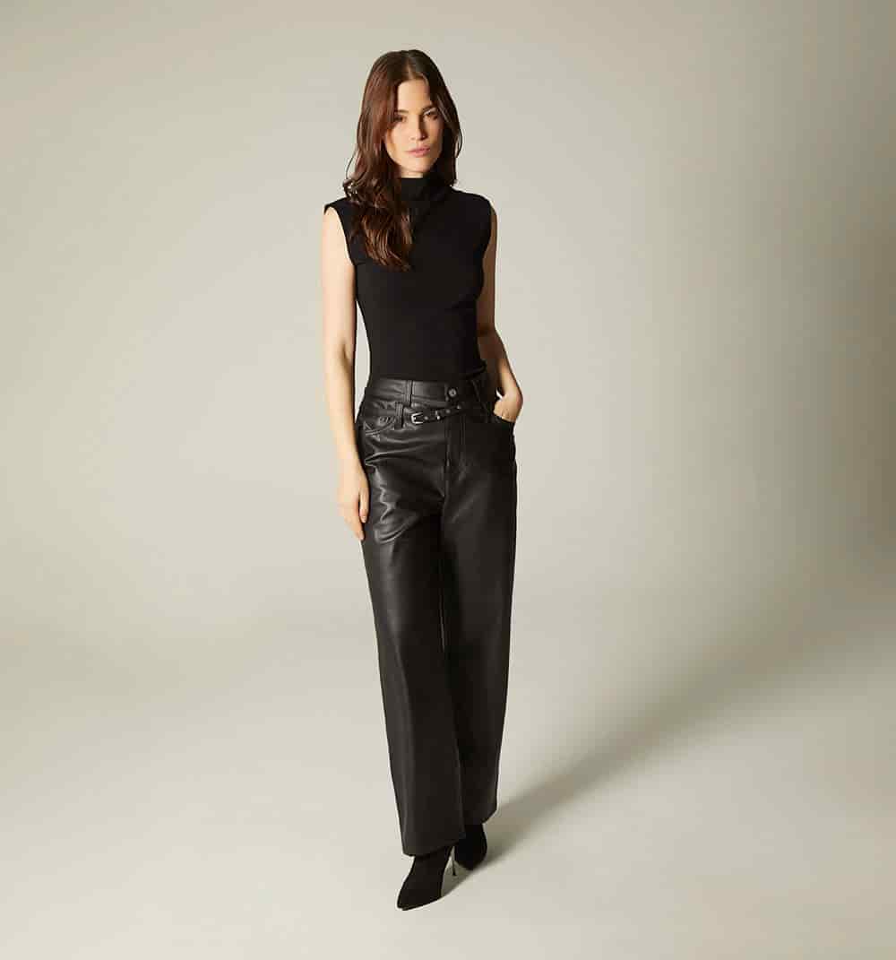 Pantalon loose fit correa en pu - miniatura 1