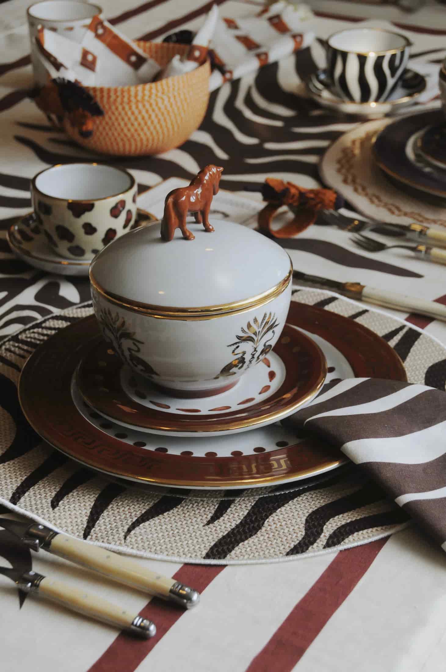 Zebra Linen Tablecloth  / Ivory & Chocolate - miniatura 3