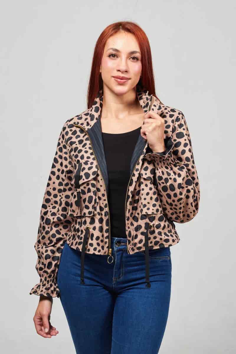 Chaqueta Corta Estampada Animal Print - miniatura 10