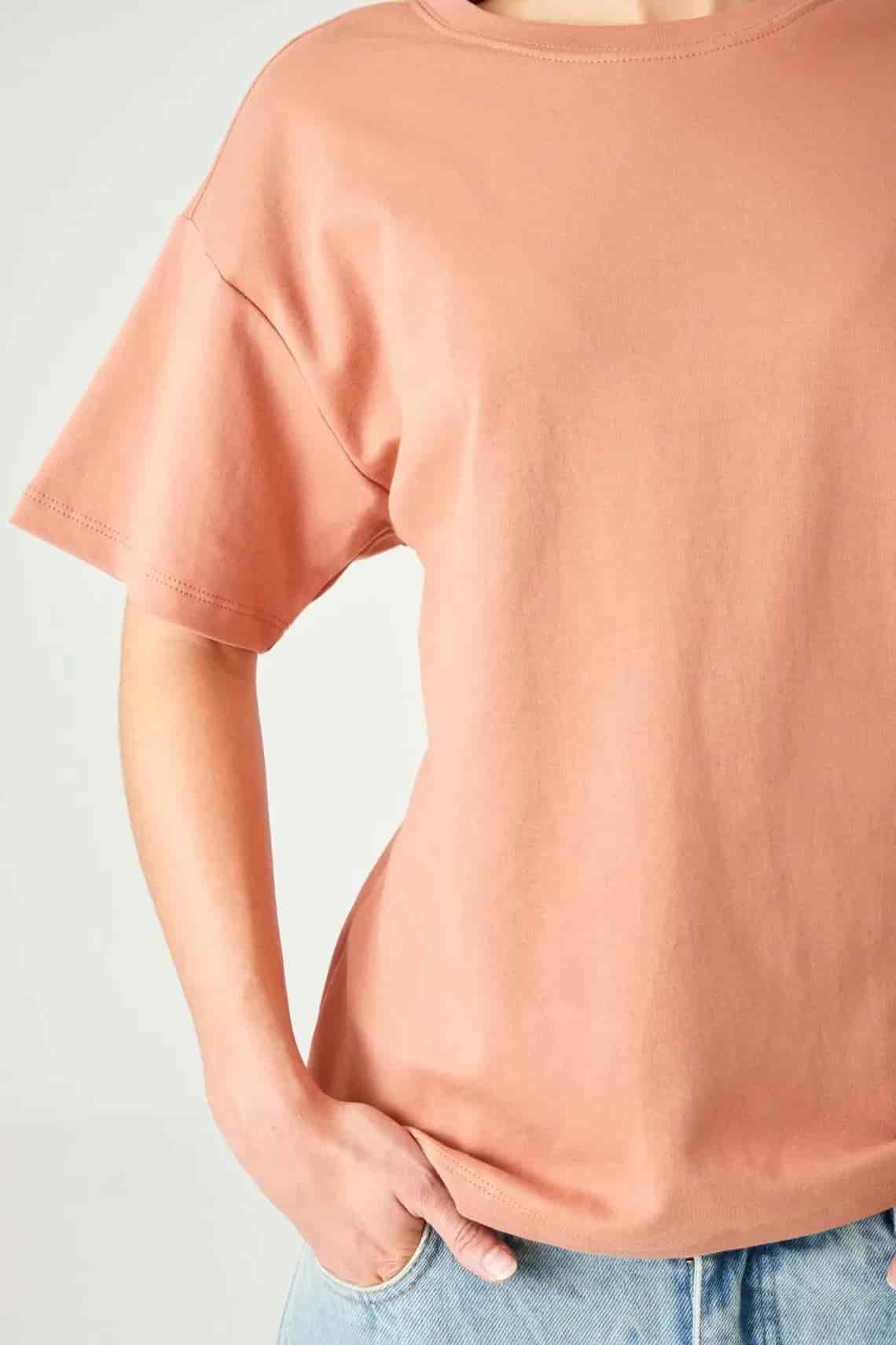 Camiseta relaxed fit manga corta en terracota para mujer - miniatura 8