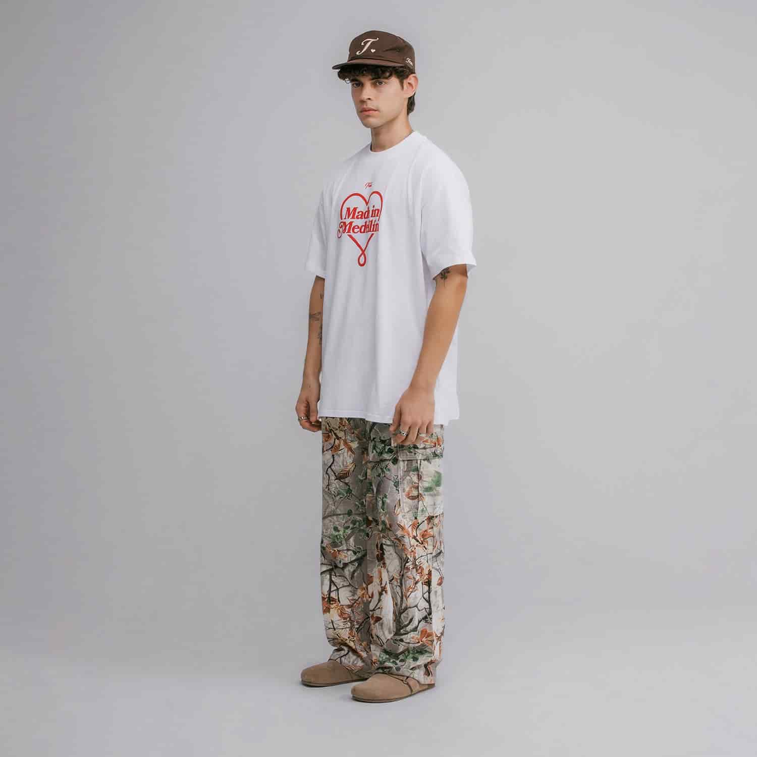 Camiseta Oversized Medellín - Blanca - miniatura 3