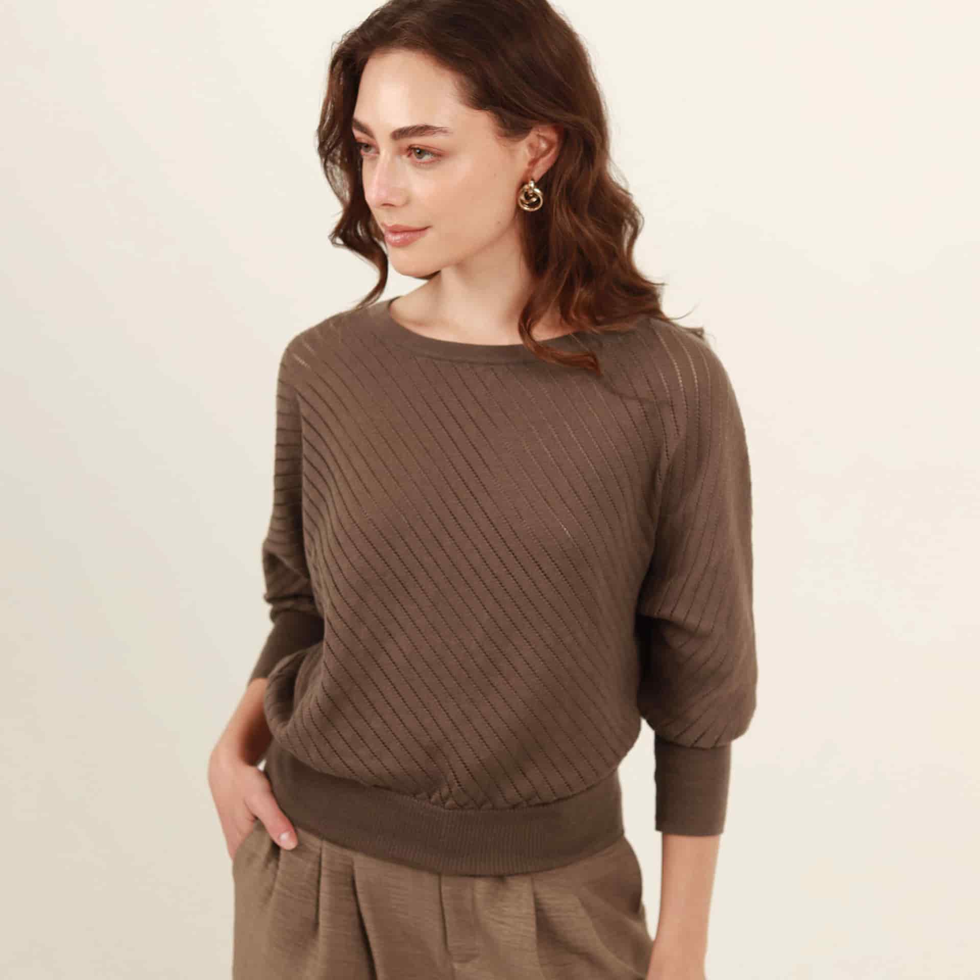Sweater relajado cuello redondo manga amplia - miniatura 7