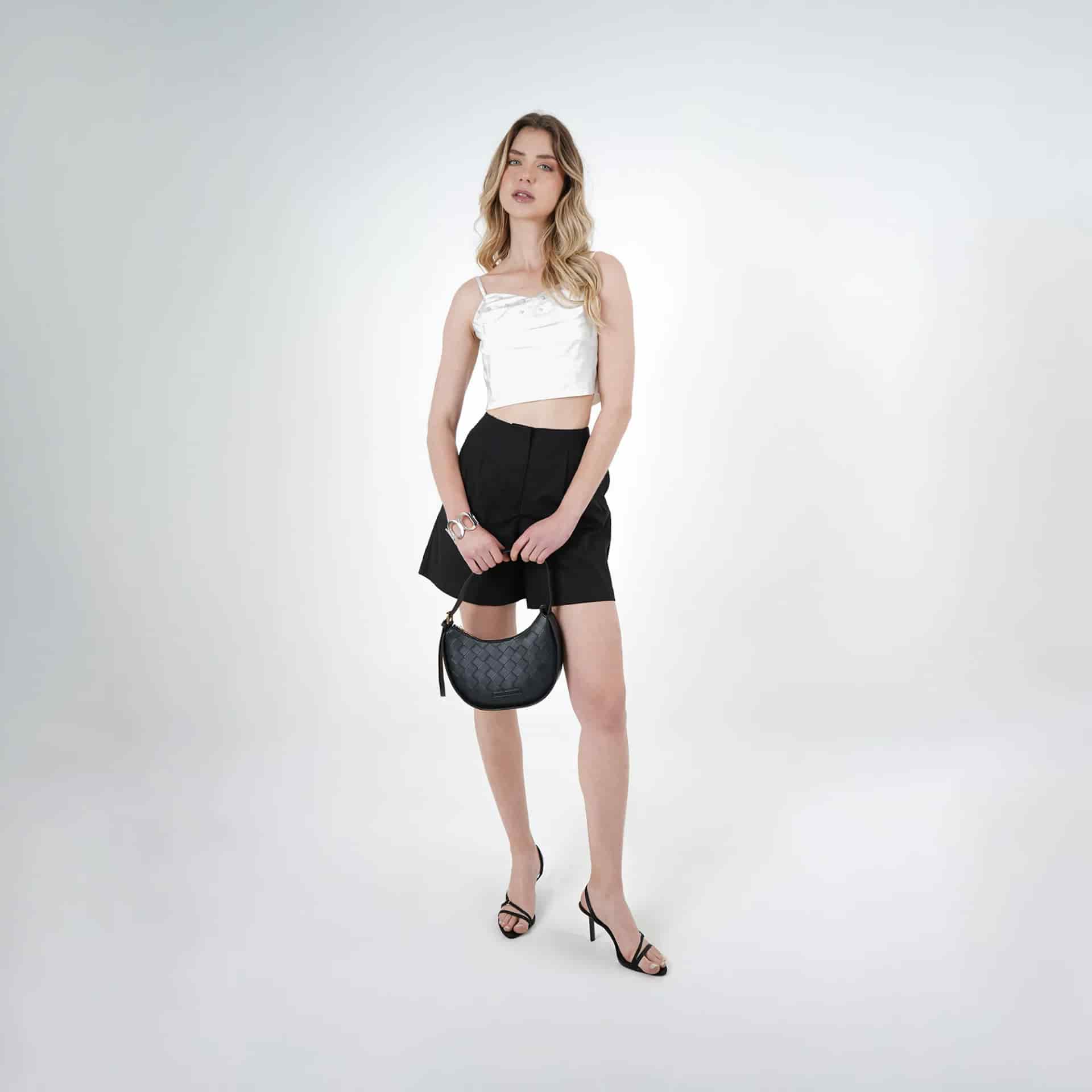 Blusa crop escote corazón de tiras con perlas - miniatura 5