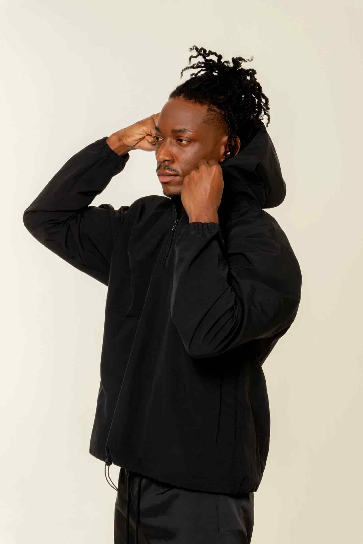CHAQUETA ROMPEVIENTOS COLOR NEGRO - miniatura 3