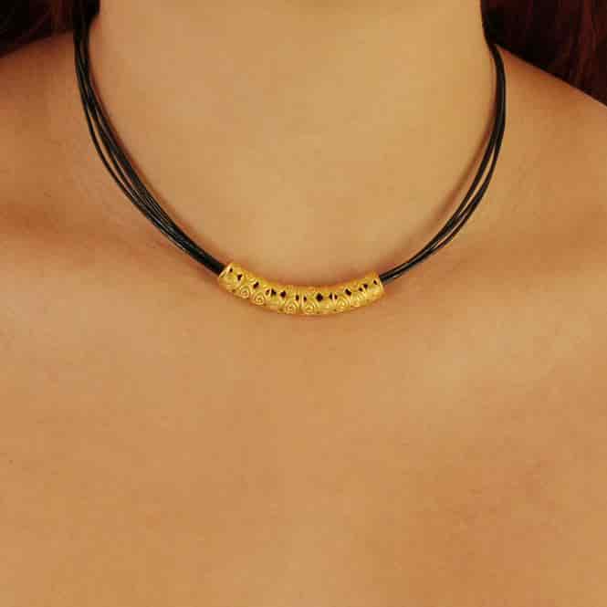 Collar Cuero 4 Vueltas y Accesorio Precolombino - miniatura 2
