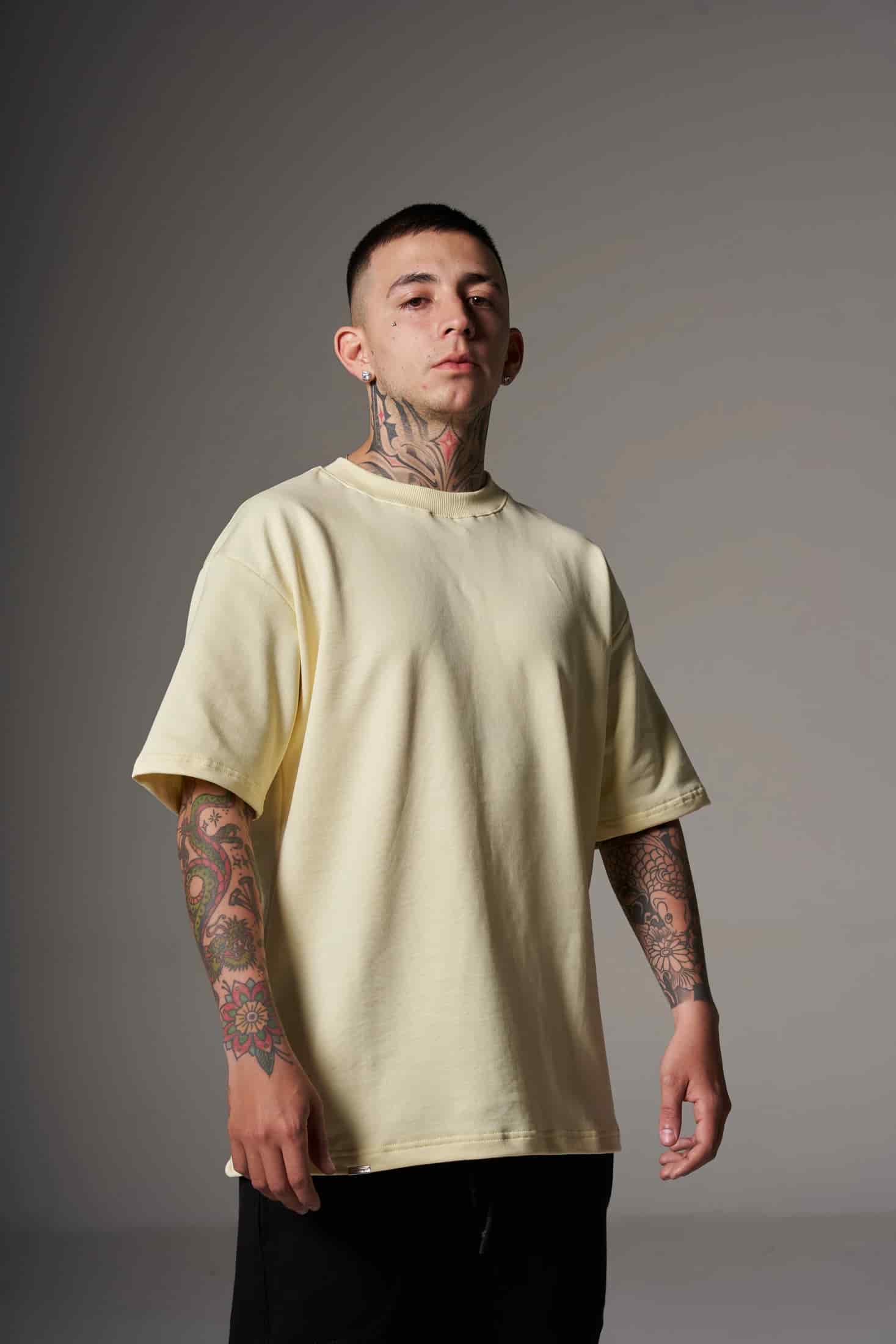 CAMISETA 300 GRAMOS 100% ALGODÓN AMARILLA - miniatura 2
