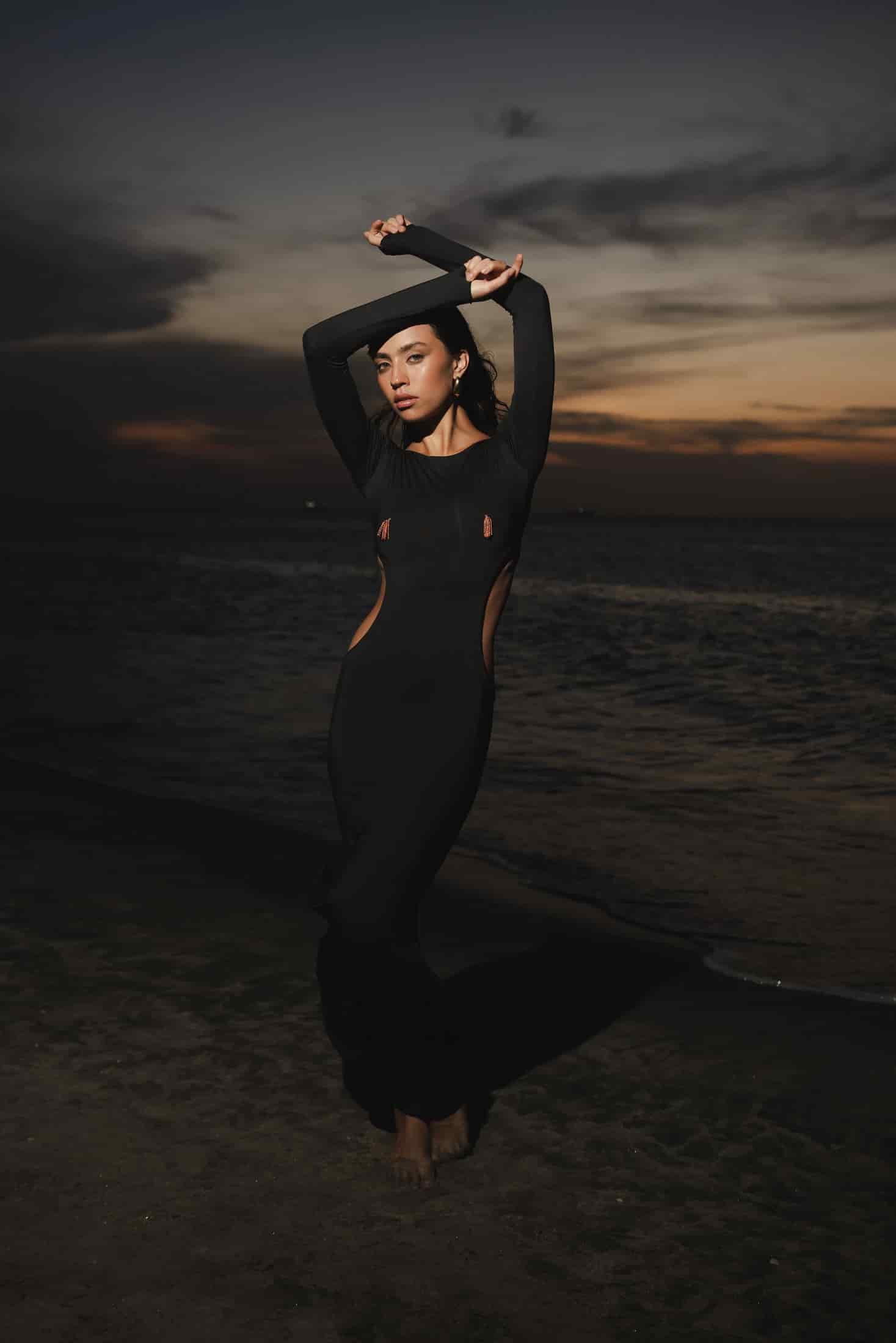 DALIA GOWN - BLACK (LONG-SLEEVE) - miniatura 5