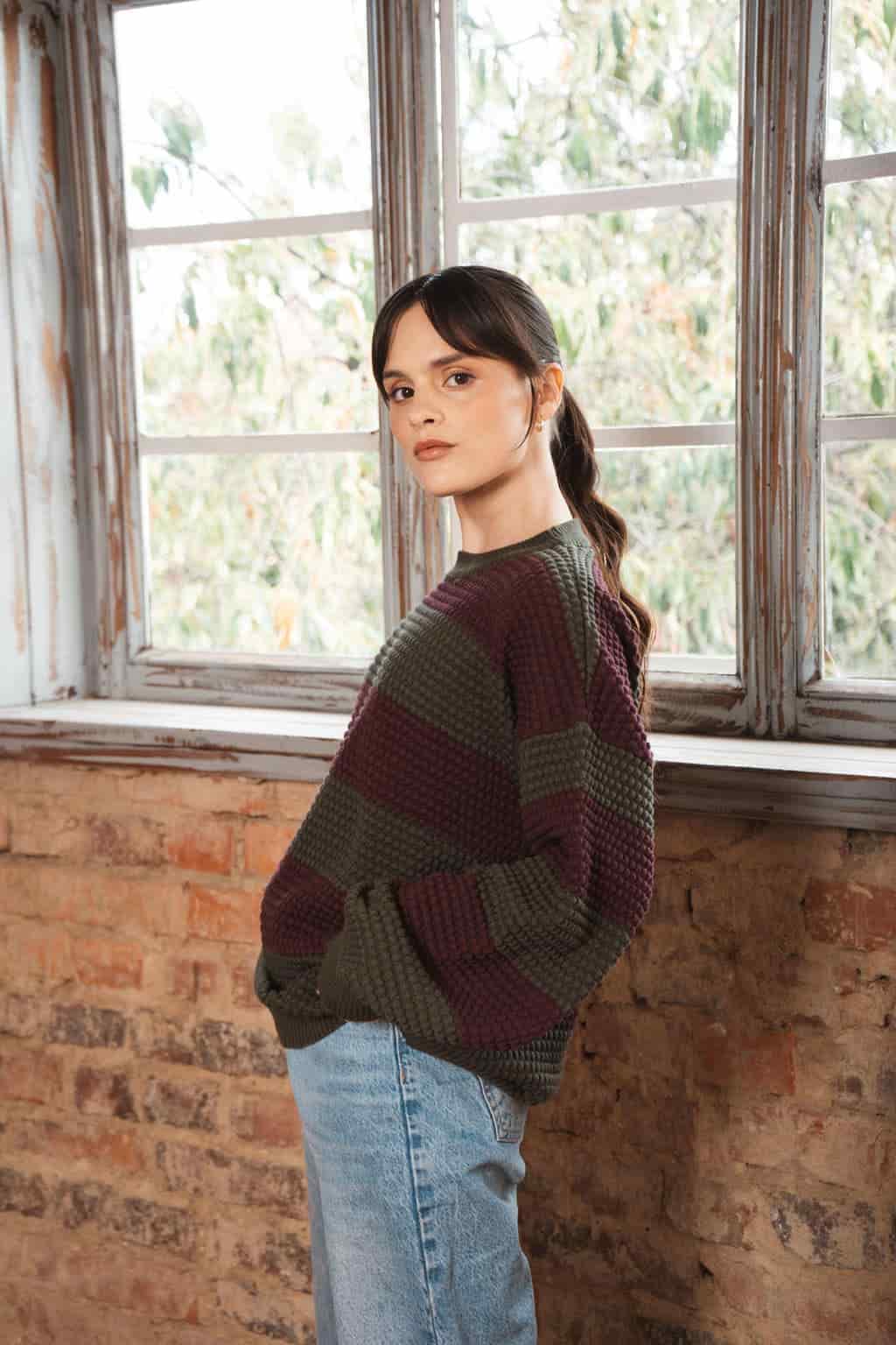 sweater bolitas vino y verde - miniatura 5