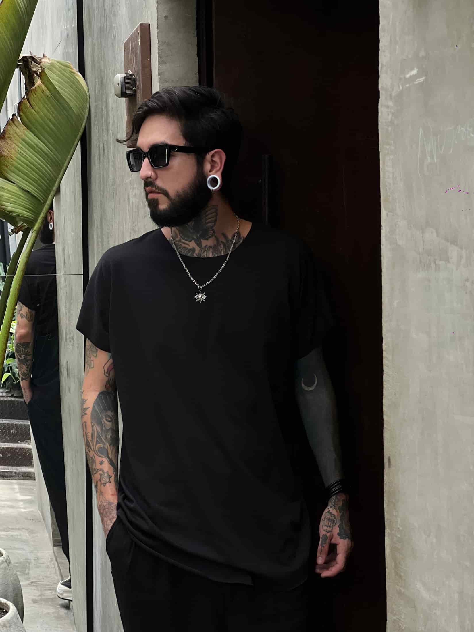 Camiseta ov negra - miniatura 4