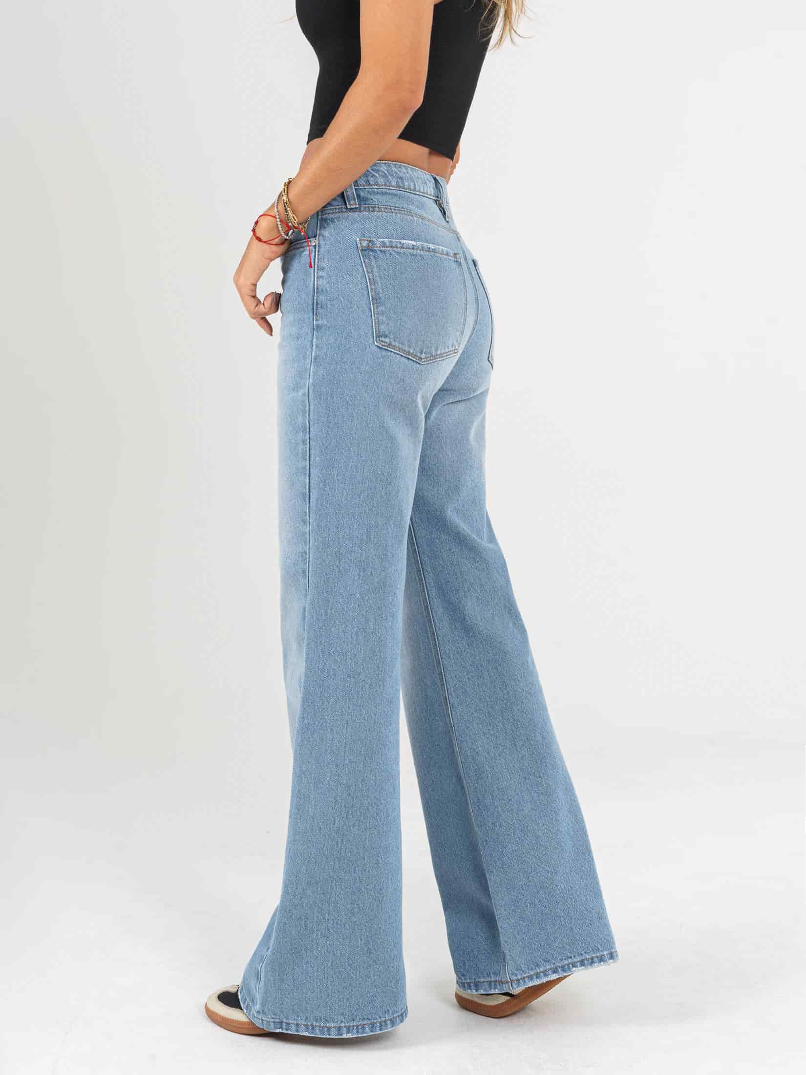 Ref: 064977 Jean Mom Flare, rígido, tiro alto, tono azul medio, detalle en pretina. - miniatura 2