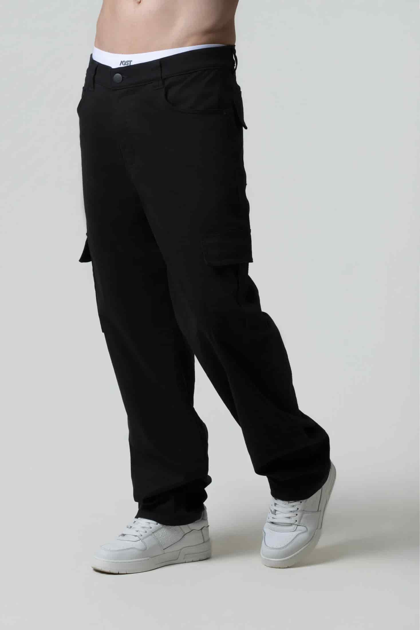 PANTALON CARGO COLOR NEGRO - miniatura 2