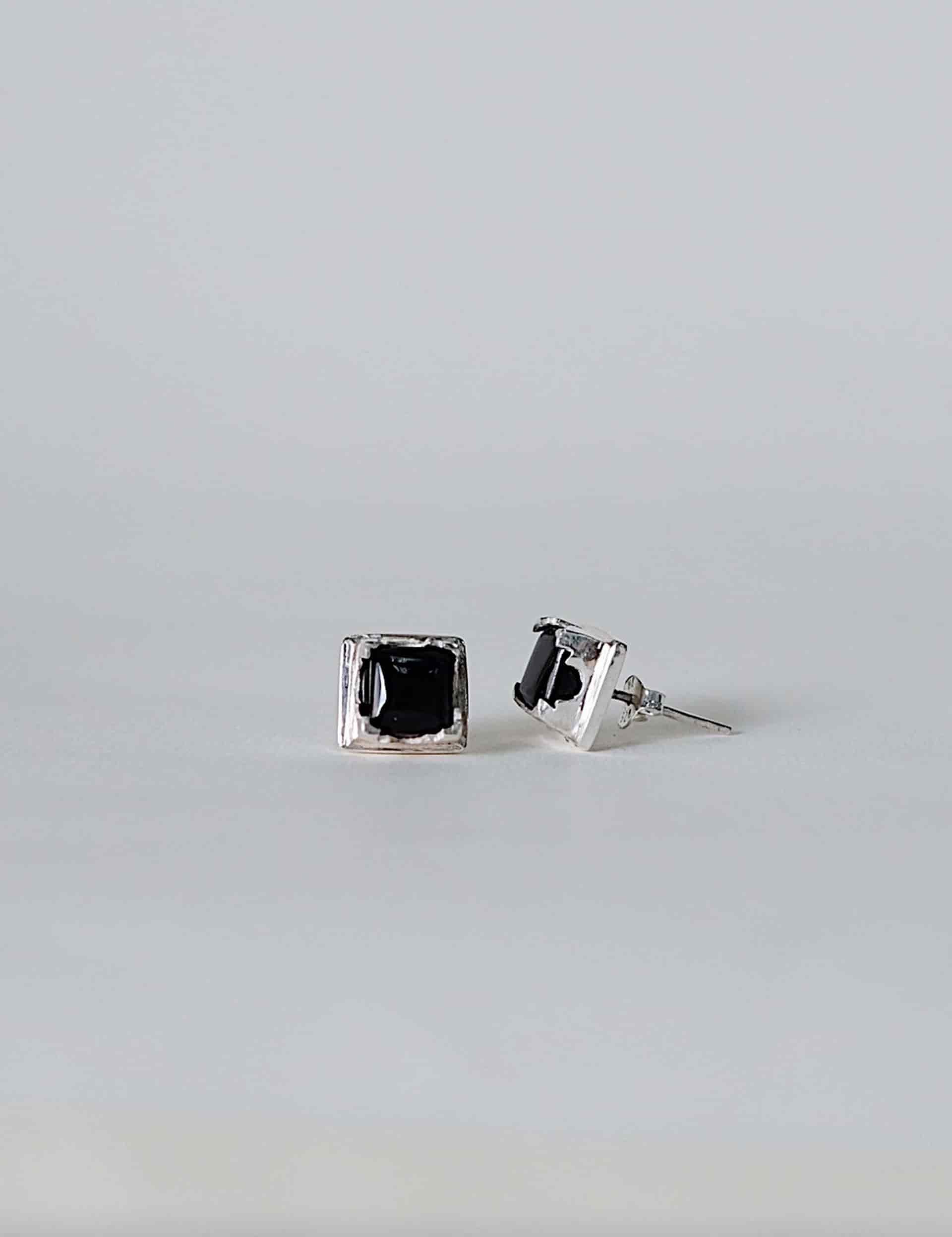 CROSS STITCH STUD EARRINGS - miniatura 2