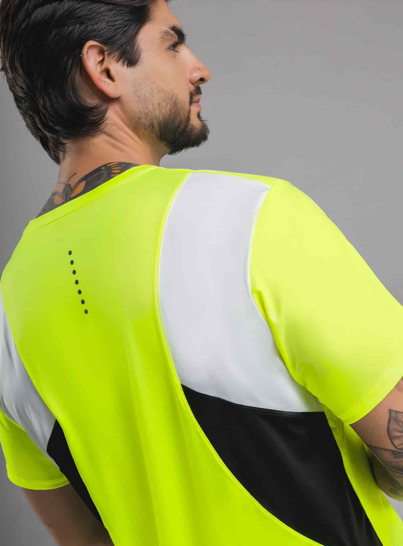CAMISETA DEPORTIVA CON CORTES EN CONTRASTE - miniatura 2