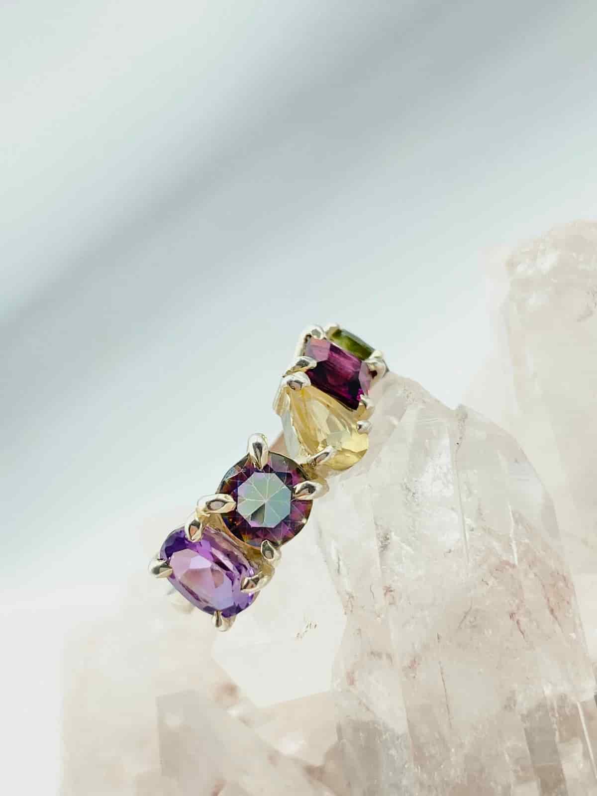 Anillo colección llénate de color Amatista, Topacio Místico, Granate, Citrino y Turmalina Verde - miniatura 1