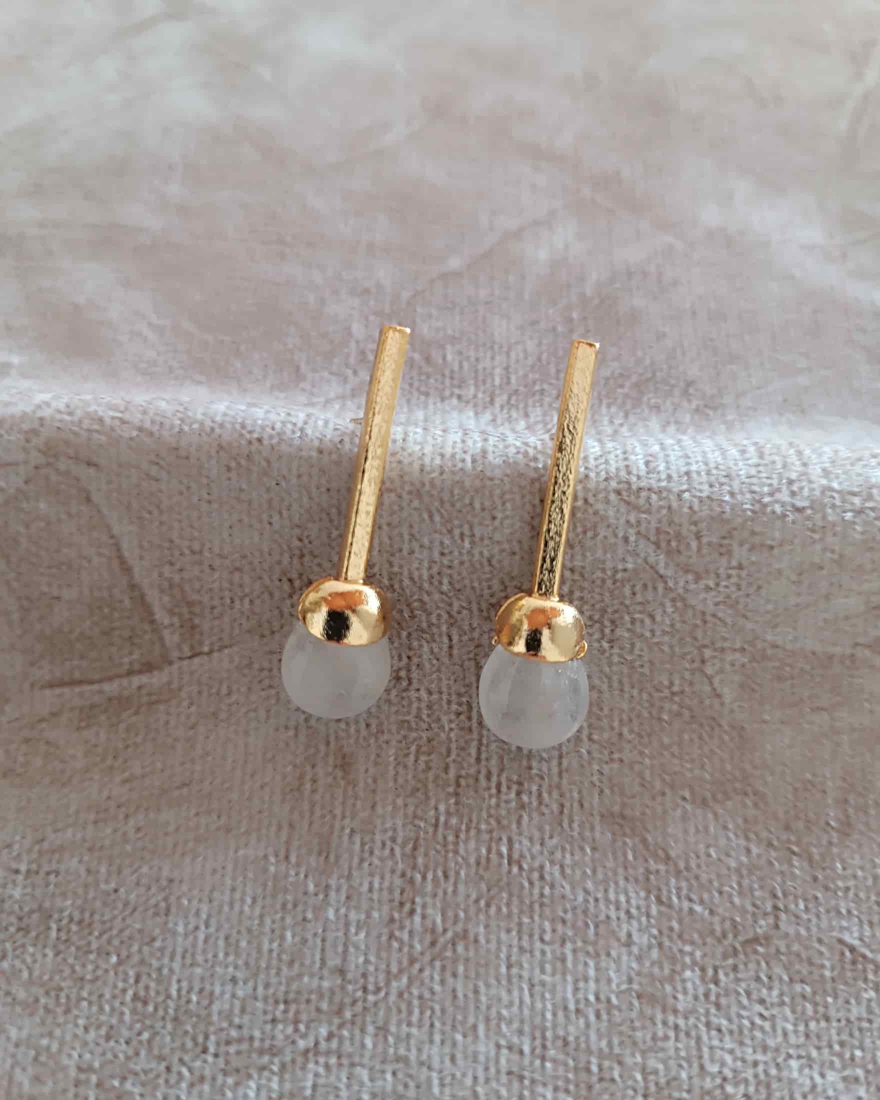 Aretes en bronce y cuarzo cristal, Fernanda - miniatura 4