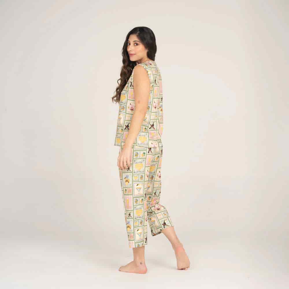 Conjunto de Pijama Pantalón Capri Estampilla. - miniatura 2