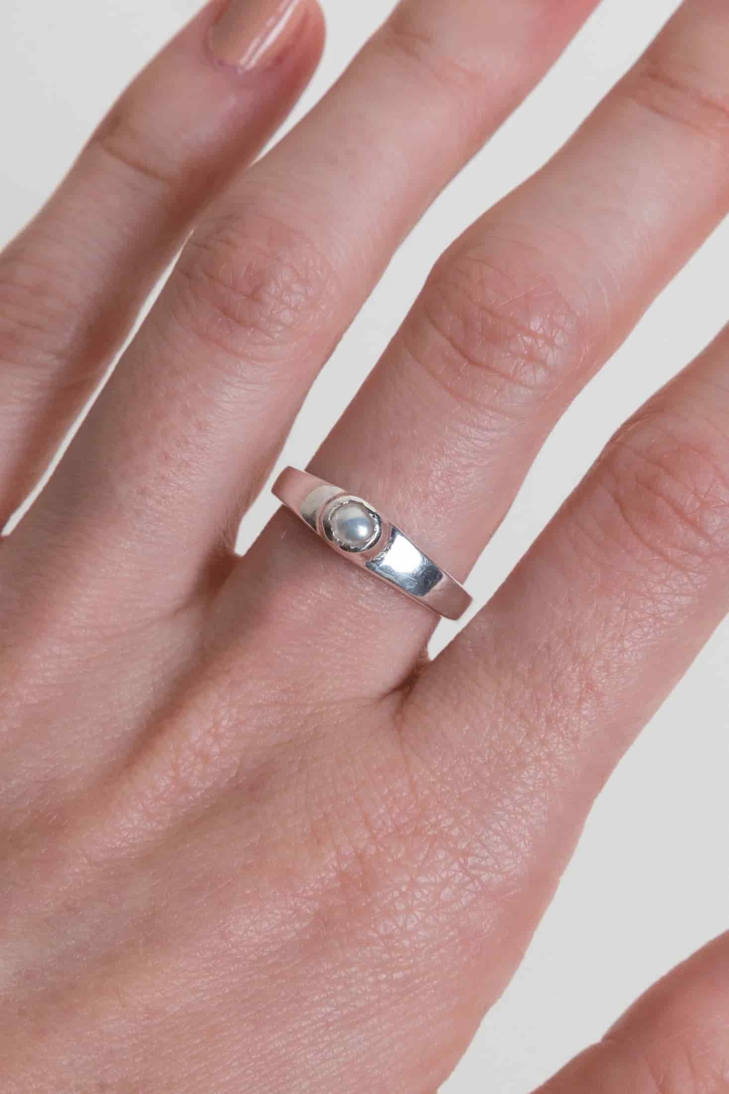 CLOUD RING WITH NATURAL PEARL - miniatura 3