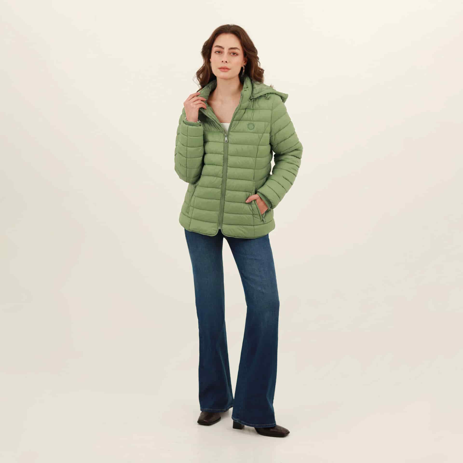 Chaqueta acolchada básica cuello alto con capucha - miniatura 43
