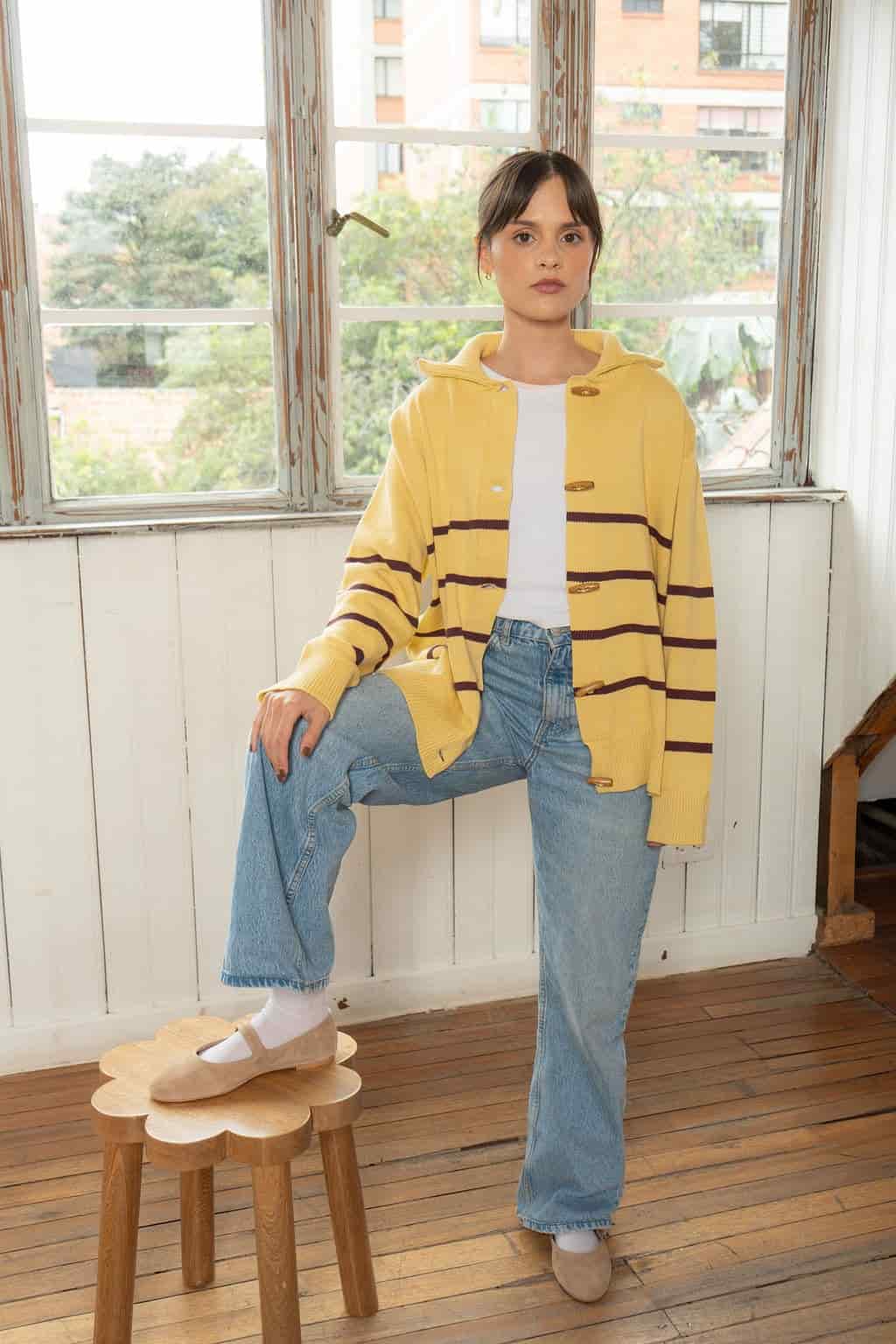 Sweater Botones Madera Amarillo - miniatura 2