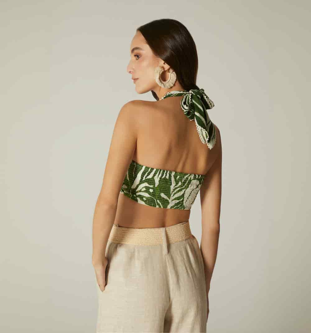 Blusa crop copas tira al cuello - miniatura 4