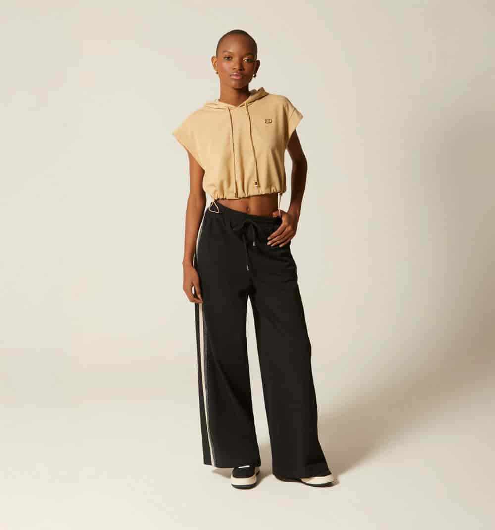 Blusa con capucha - miniatura 1