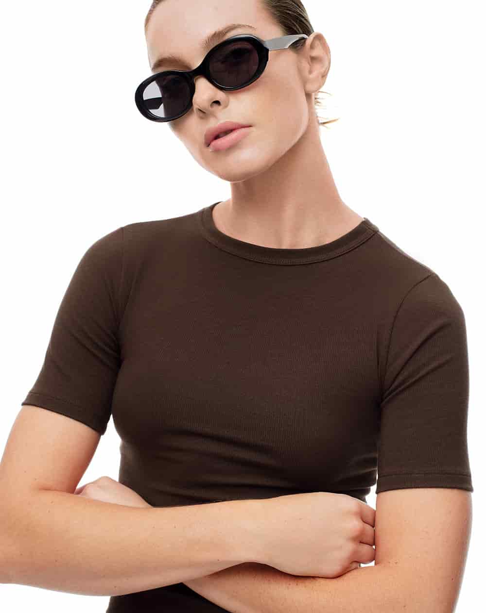 Camiseta slim rib algodón chocolate mujer - miniatura 3