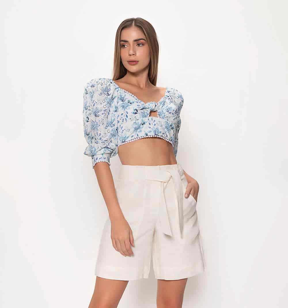Crop top manga 3/4 con amarre en espalda - miniatura 2
