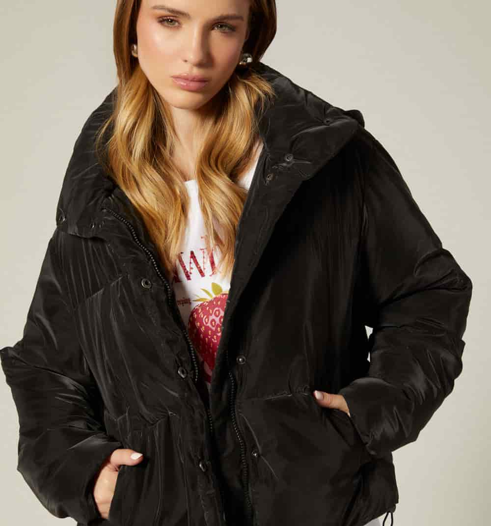 Chaqueta acolchada con capucha - miniatura 7