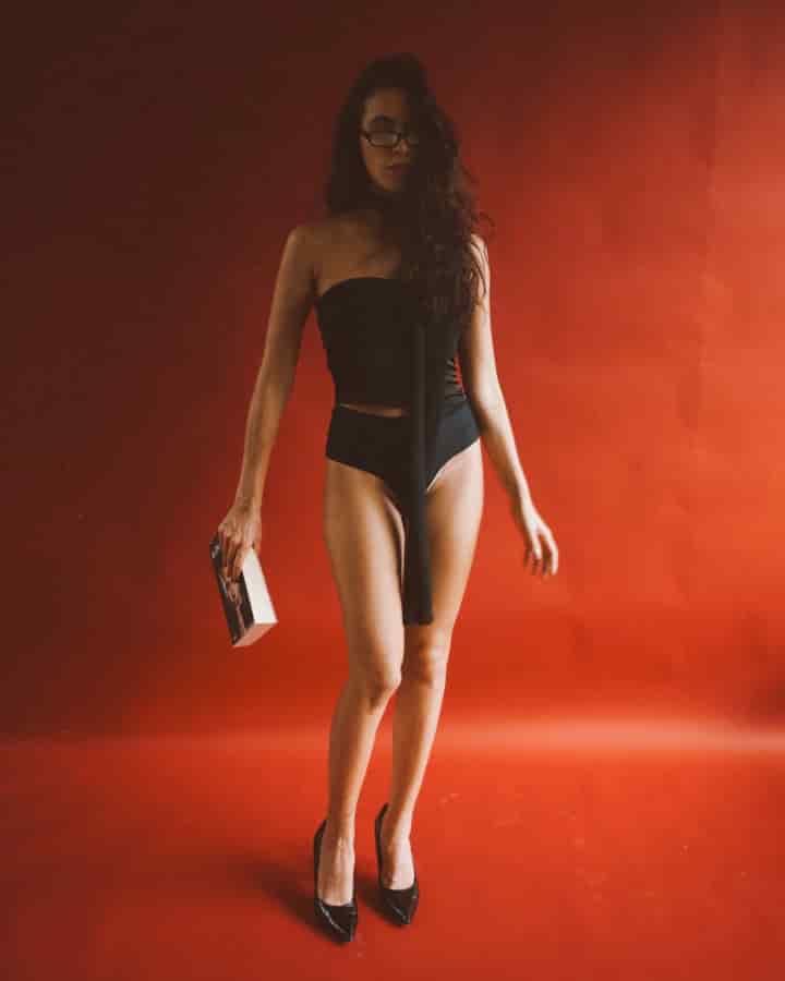 CROPTOP TESSA CON BUFANDA NEGRO - miniatura 2