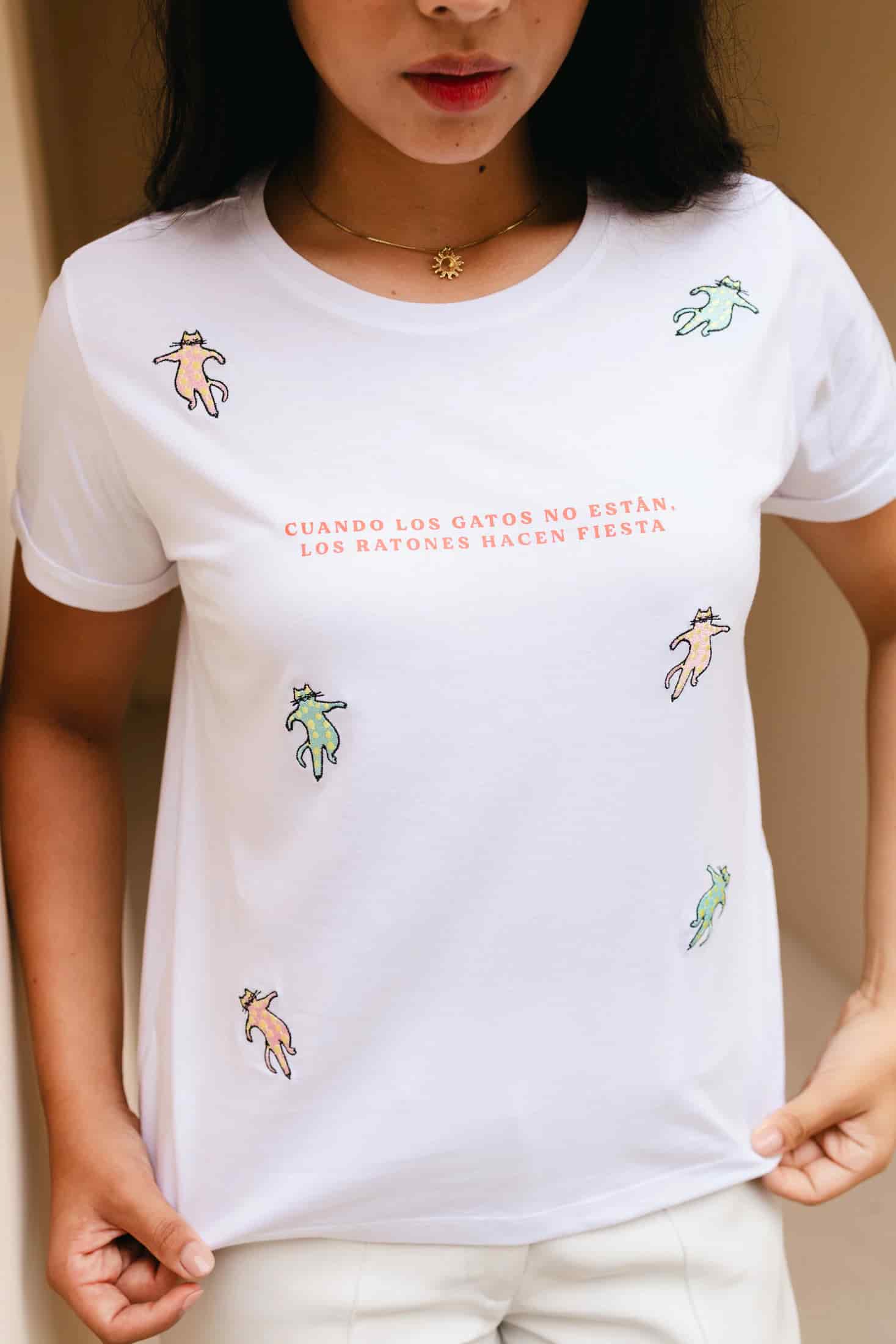 Cuando los Gatos No Estan Oversized Tee - miniatura 2