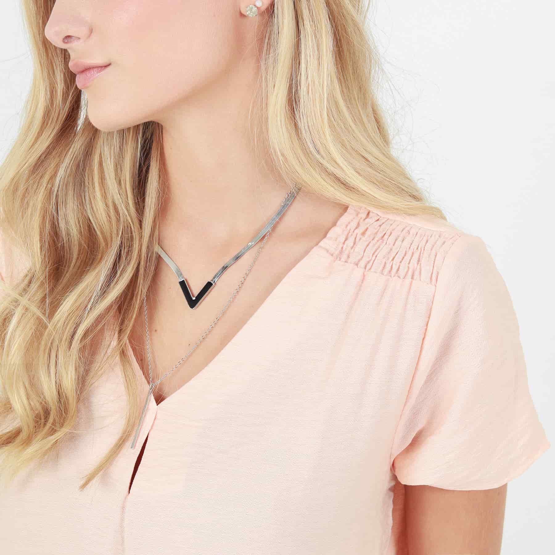Blusa Cuello V Manga Corta - miniatura 3