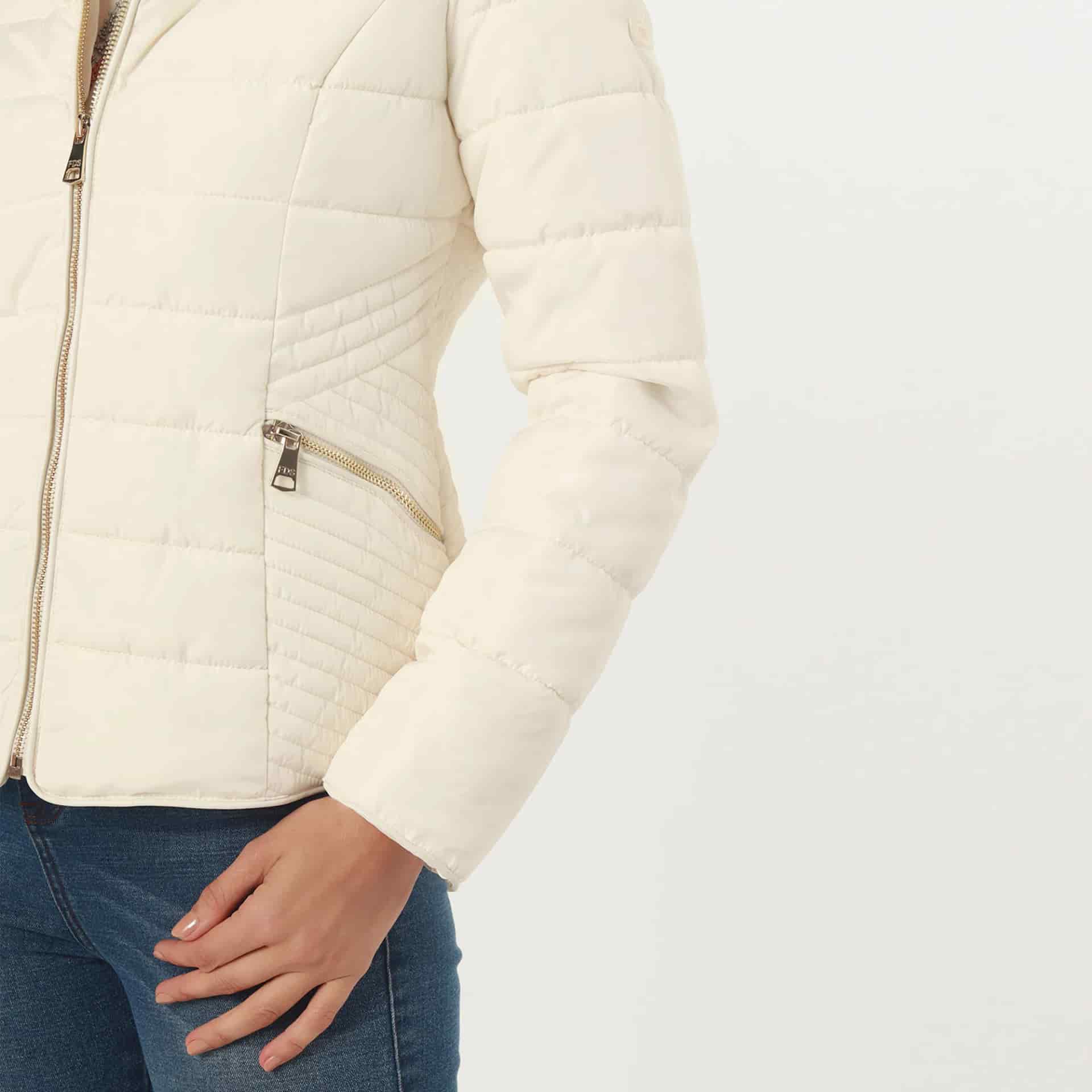 Chaqueta acolchada cuello alto con capucha interna - miniatura 47
