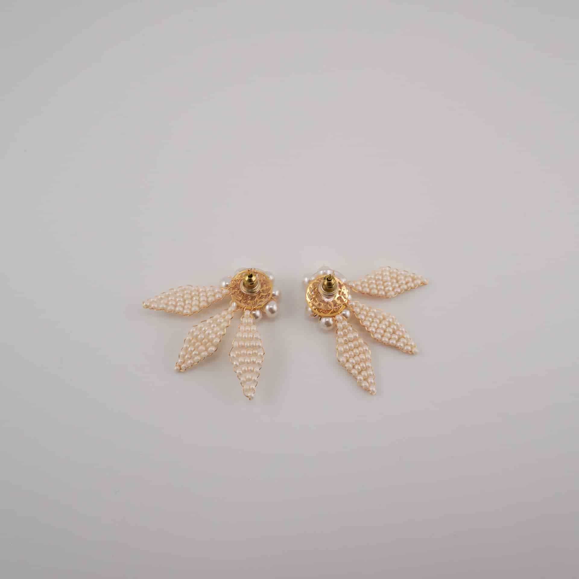 Ever After Petals & Pearls Studs - miniatura 7