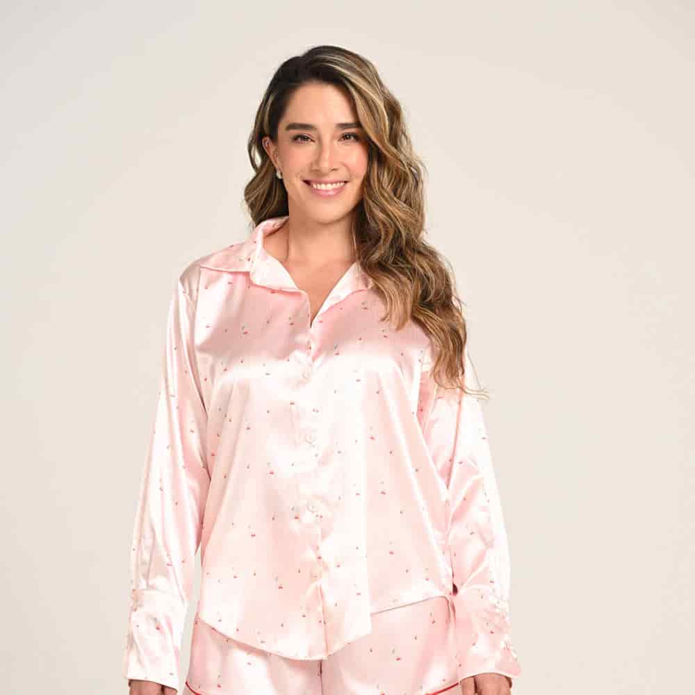 Camisa Pijama Manga Larga Satín Mujer Estampado Martinis. - miniatura 1