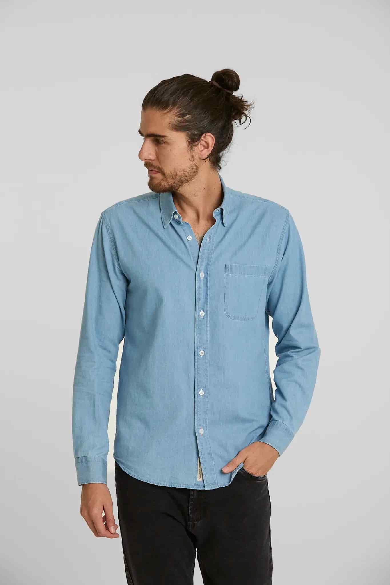 Camisa Jean Button Down Azul Claro - miniatura 4