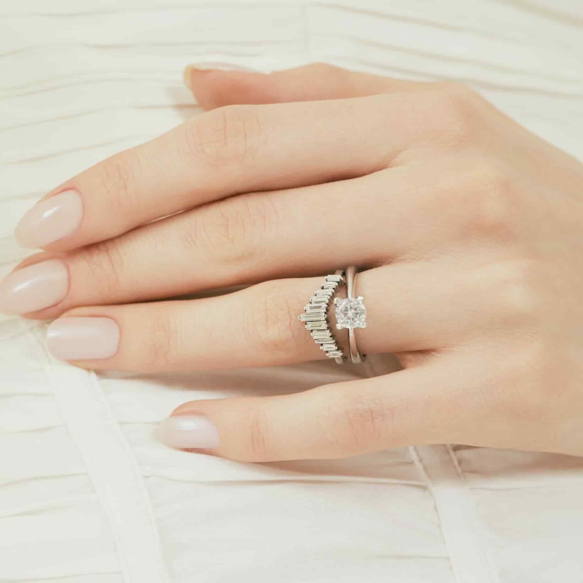 Anillo Cuatro uñas engagement ring - miniatura 17